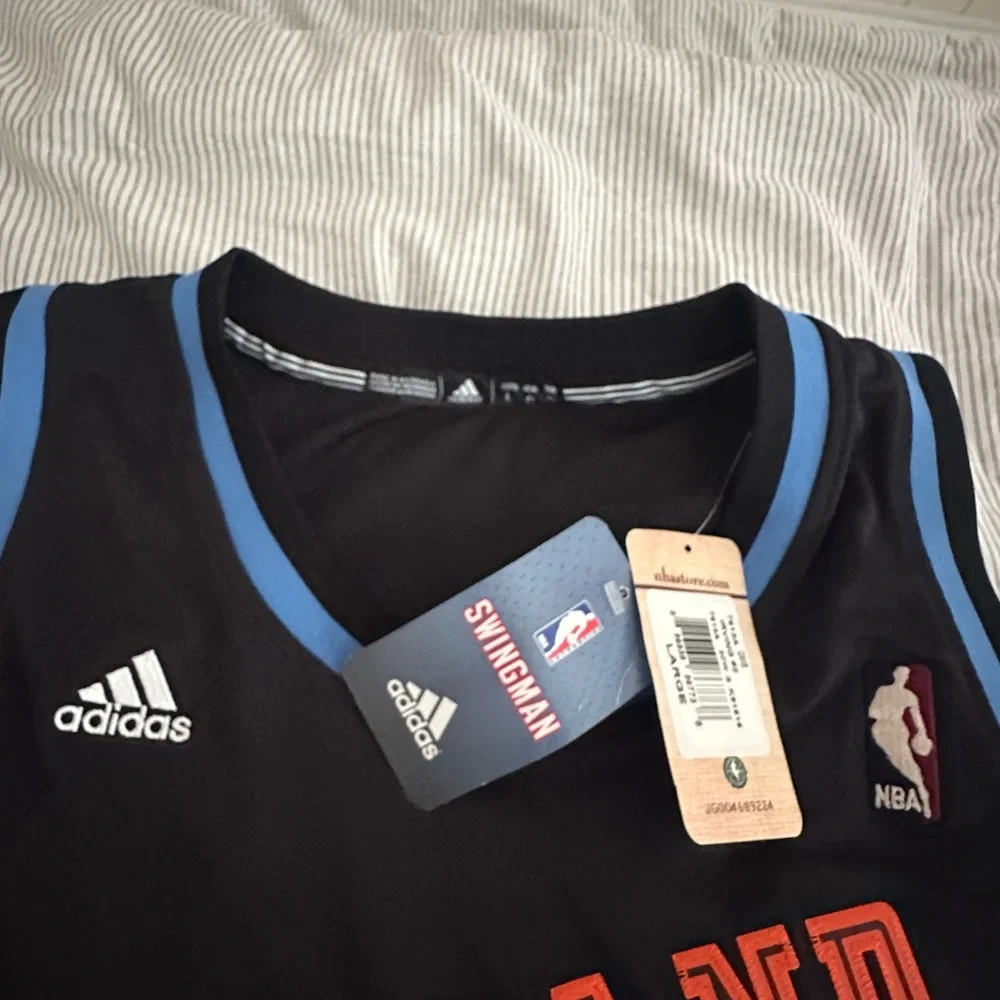 Rare Swingman Adidas Cavaliers Irving
